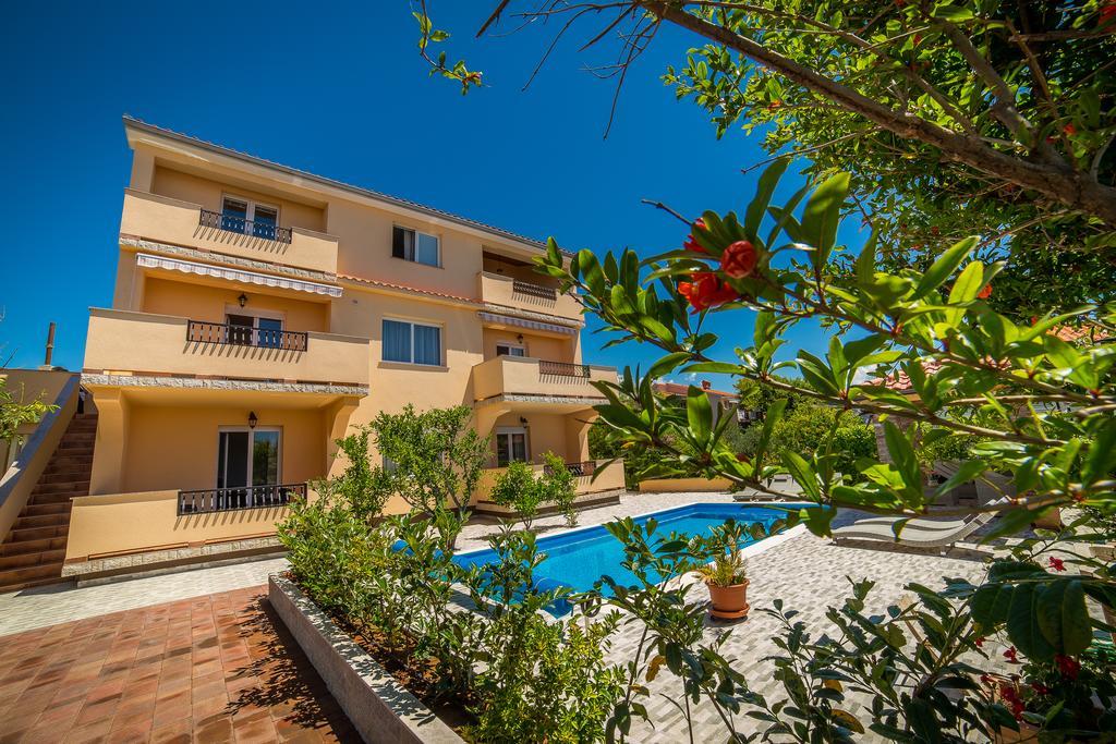 Apartments Juric Rab Town Bagian luar foto